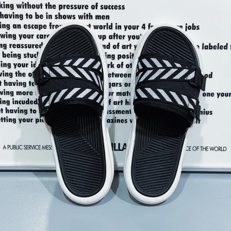 Men's slide anti-slip sandals summer light and comfortable flat outdoor slippers Men's slide anti-slip sandals summer light and comfortable flat outdoor slippers