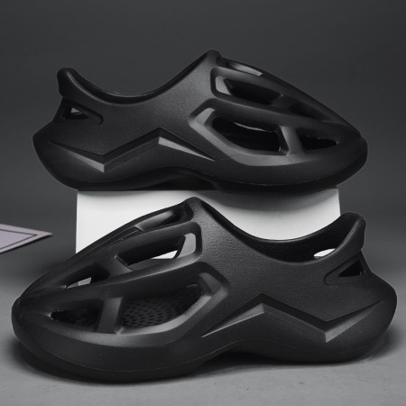 2023 New Bullet-Style Beach Shoes for Men - Stylish, Trendy, and Versatile Clogs