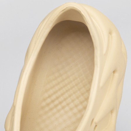 Men's Stylish Beach Clogs with Ethylene Vinyl Acetate Soles